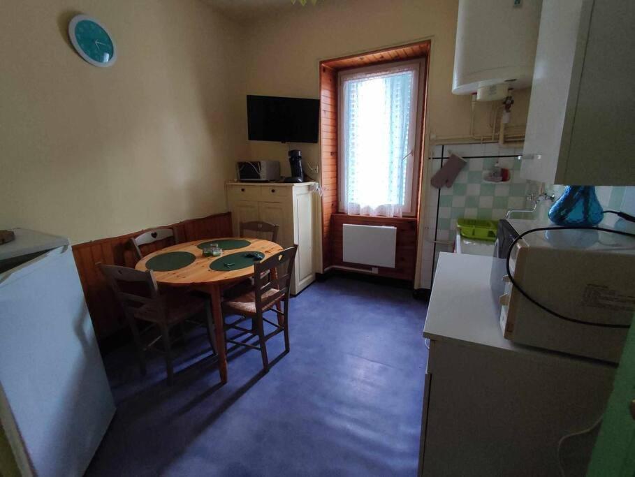 Le Nid Douillet Boheme Linge Fourni Apartment La Bourboule ภายนอก รูปภาพ
